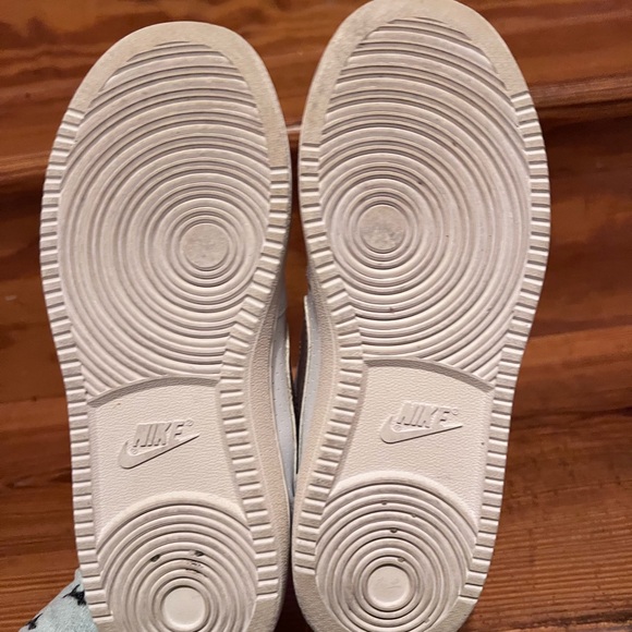 Nike sneakers - Picture 4 of 4